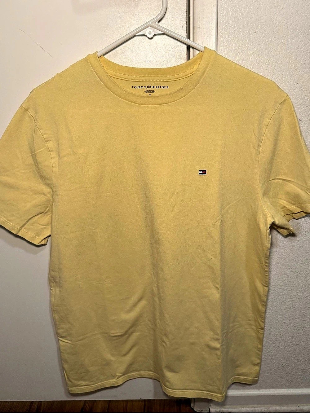 Tommy Hilfiger Flag Logo T-Shirt Men's Short Sleeve Tee Yellow Medium